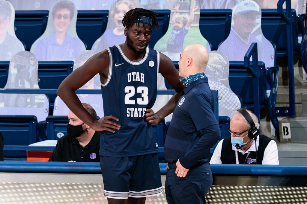 Neemias Queta leads Utah State in a dominant win over CSU