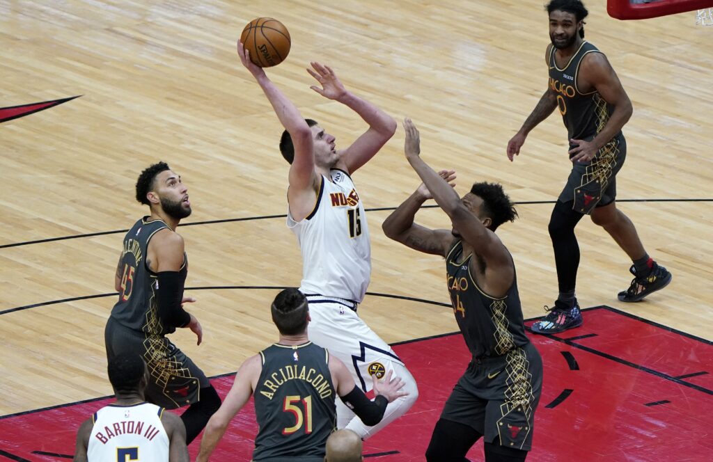 Grades: Nikola Jokić puts Nuggets on his shoulders, buries Bulls in fourth quarter