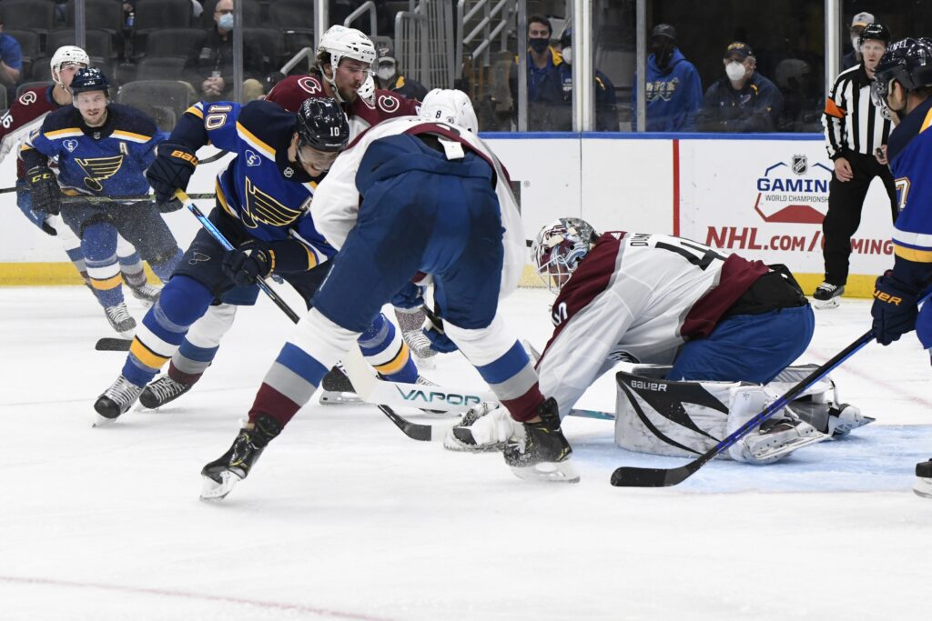 Devan Dubnyk’s unexpected turn as Colorado’s starter begins with a hard-fought victory over St. Louis