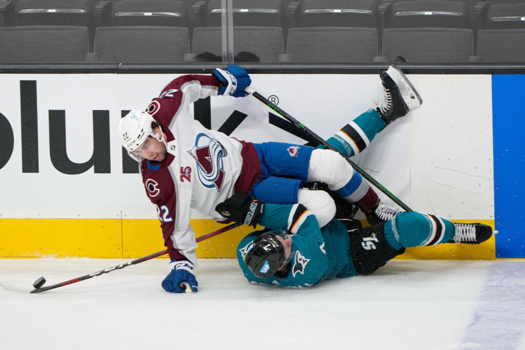 Avalanche blow two-goal lead in Sharks series finale