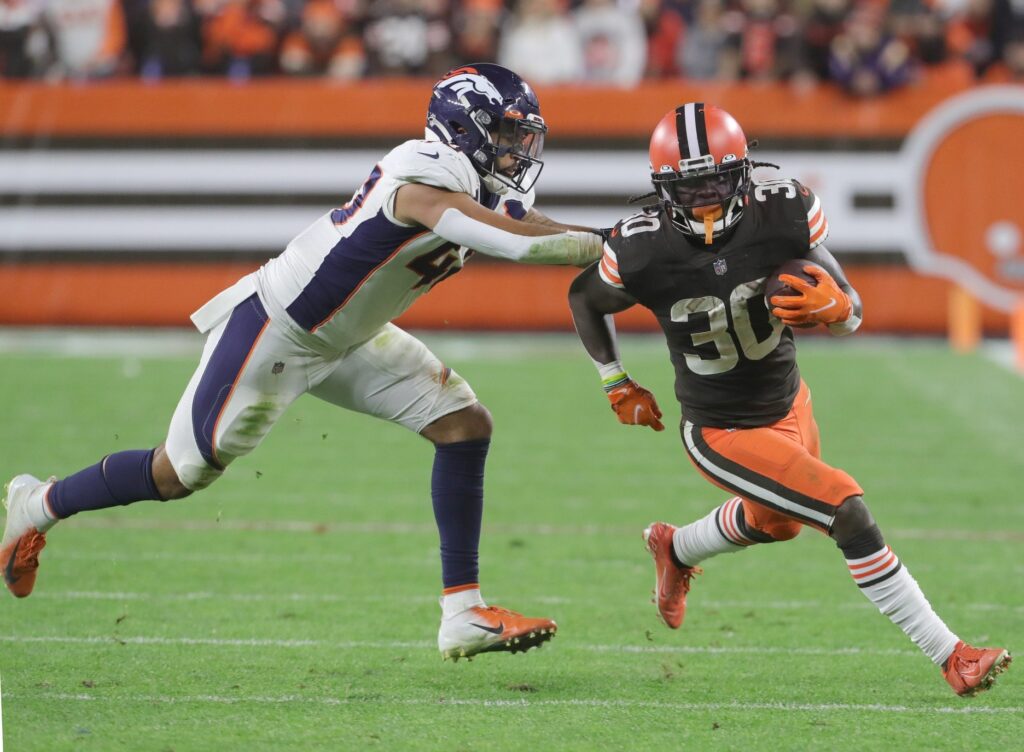 With their defense collapsing and a four-game losing streak, the Broncos could be doomed