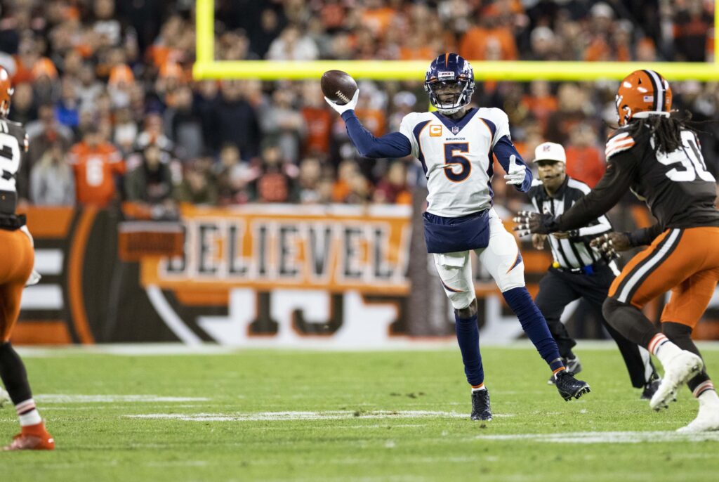 Despite bottom-of-the-league production recently, Vic Fangio is adamant changes to the Broncos’ offense aren’t on the way