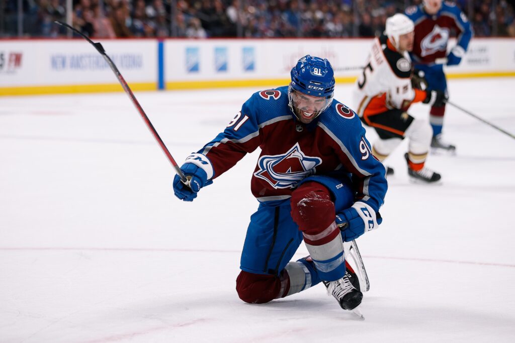Avs roast Anaheim Ducks on eve of Thanksgiving