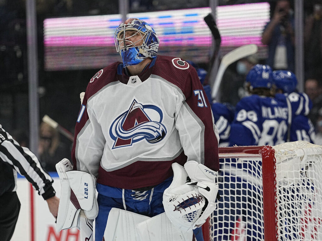 Avs Game 19 Grades: Avs give up eight in the 6ix