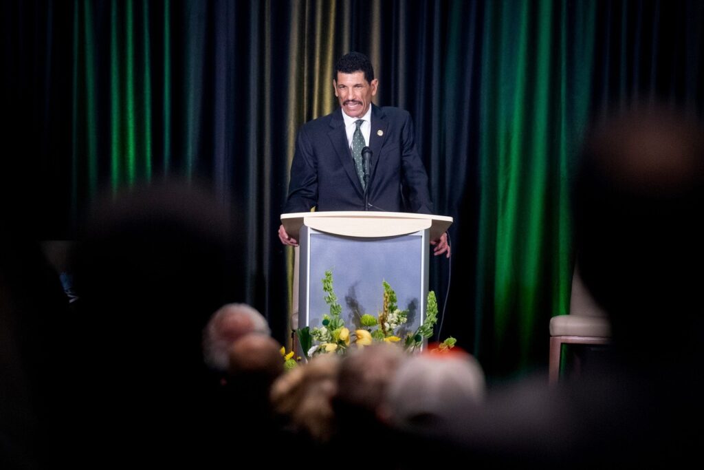 Jay Norvell makes a splash with 22 signings, including a pair of four-star players during the early signing period