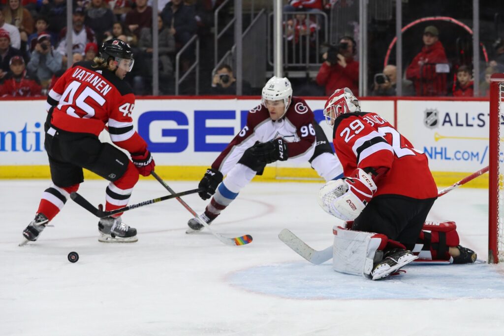 Mikko goes “Threeko” to lead Avs