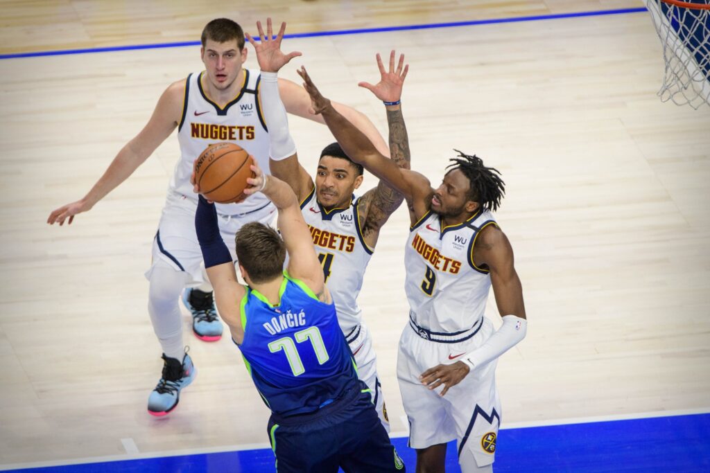 Inside the Nuggets’ fourth quarter defensive surge against the Mavericks