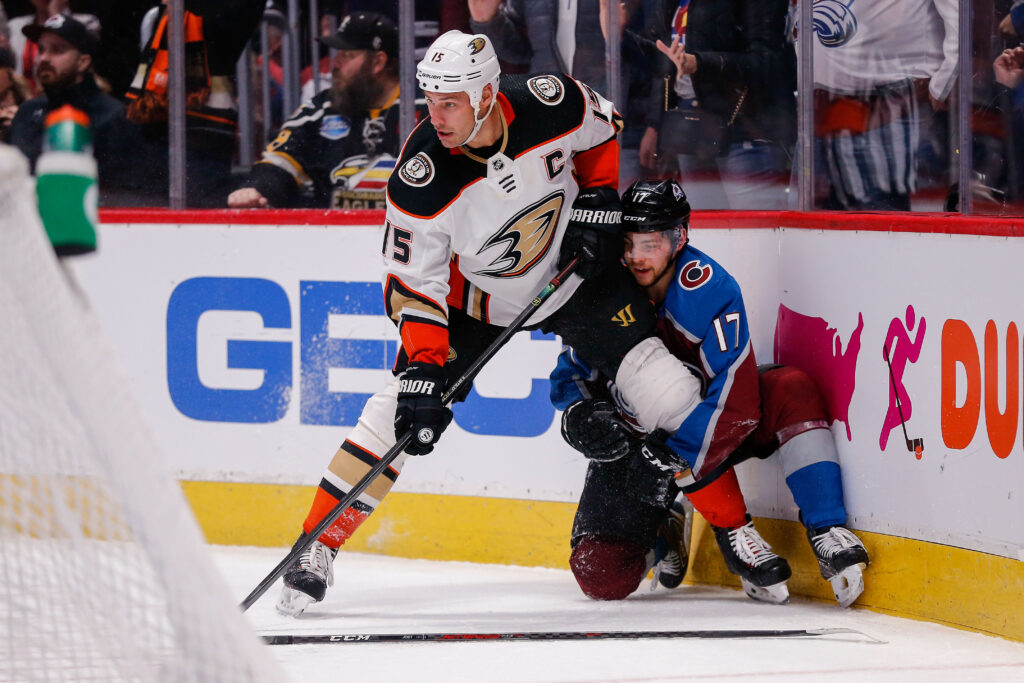 Avs Game 66 Grades: Post and out