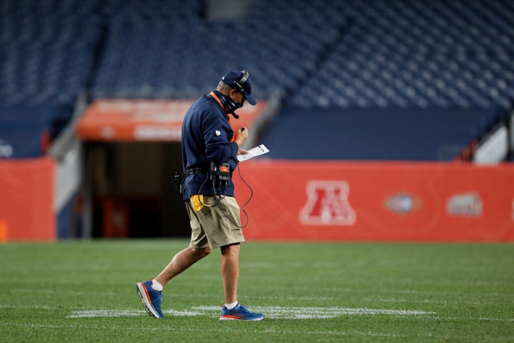 Vic Fangio explains why he didn’t use his timeouts at the end of the game