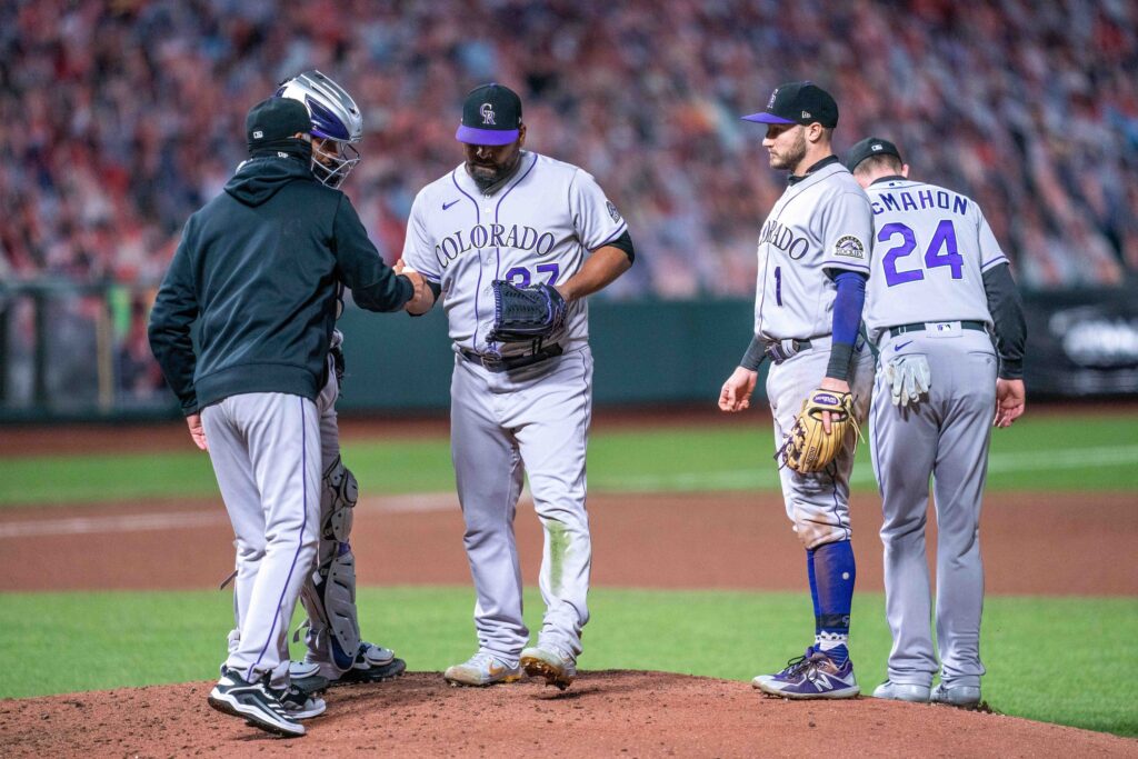 Late-inning loss by bullpen ruins another Freeland start as offense stalls