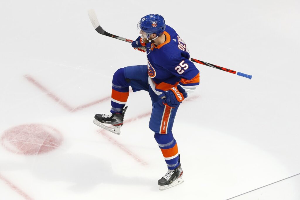Devon Toews’ hot streak continues with new contract
