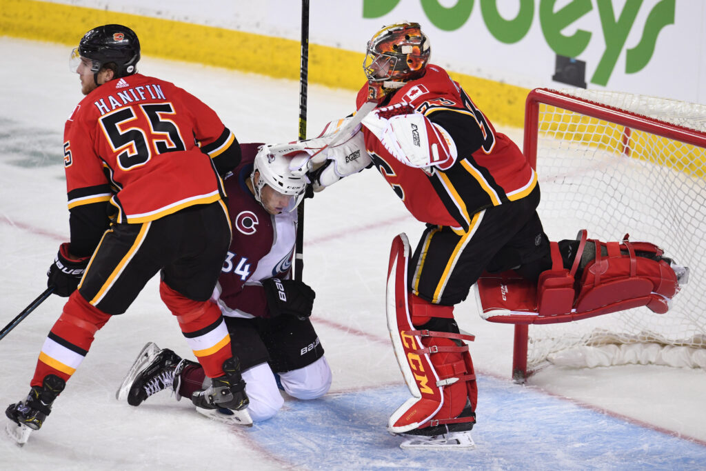 Avalanche goaltenders remain confounded by puck in loss to Flames