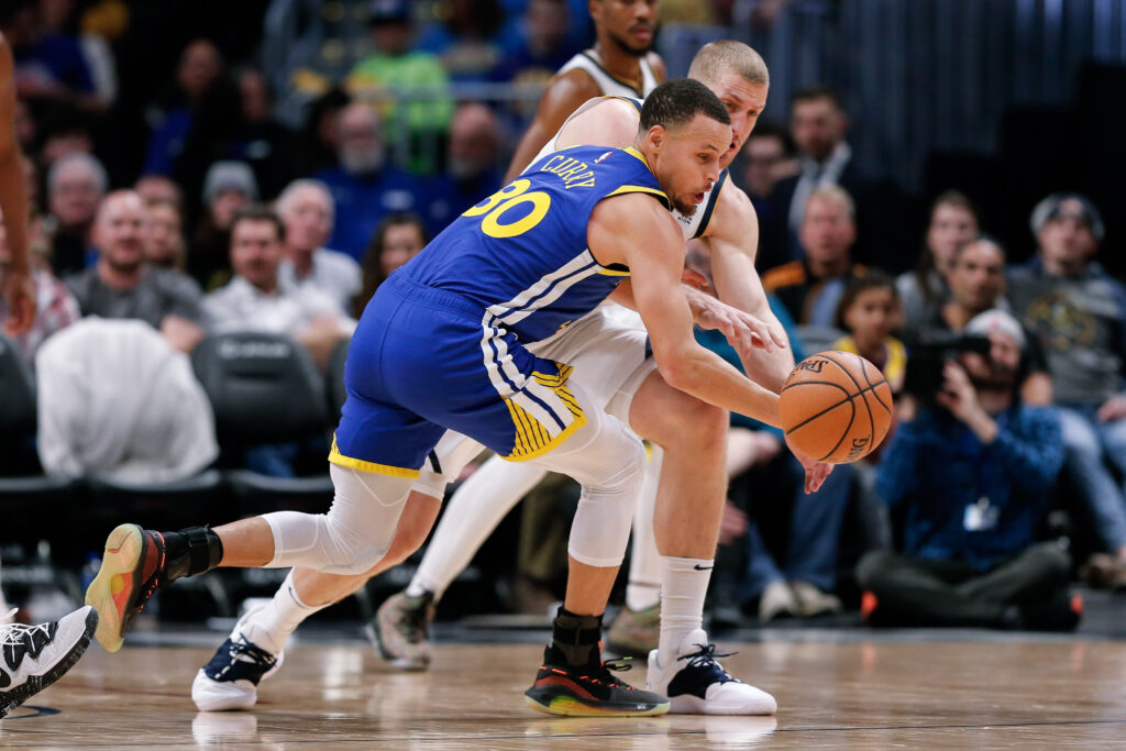 Durant, Curry cook Nuggets in Western Conference showdown