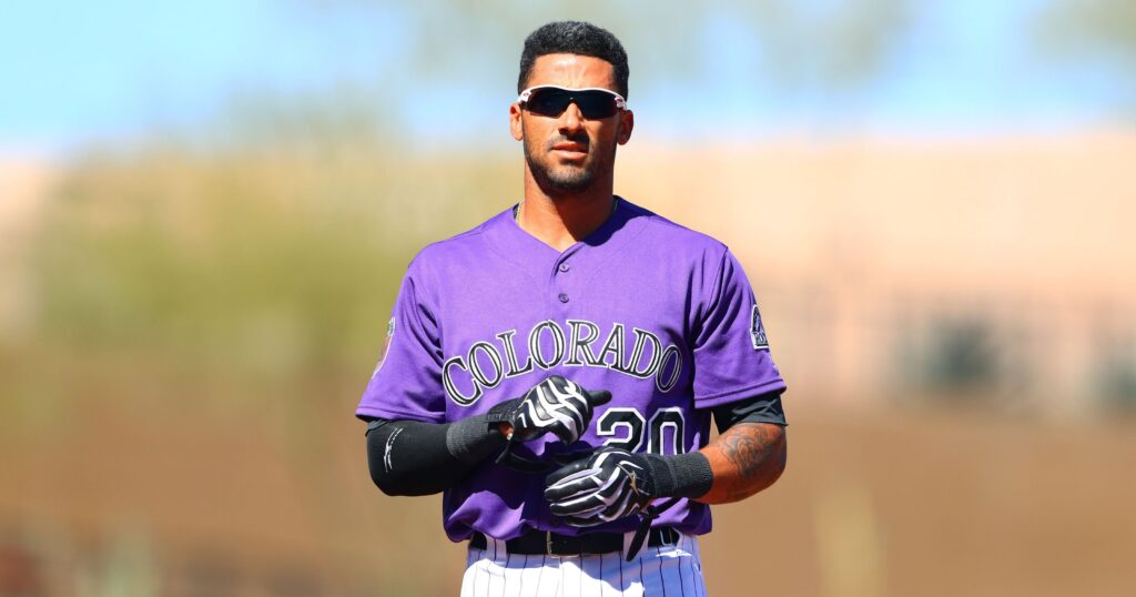 Rockies confirm Ian Desmond to play centerfield