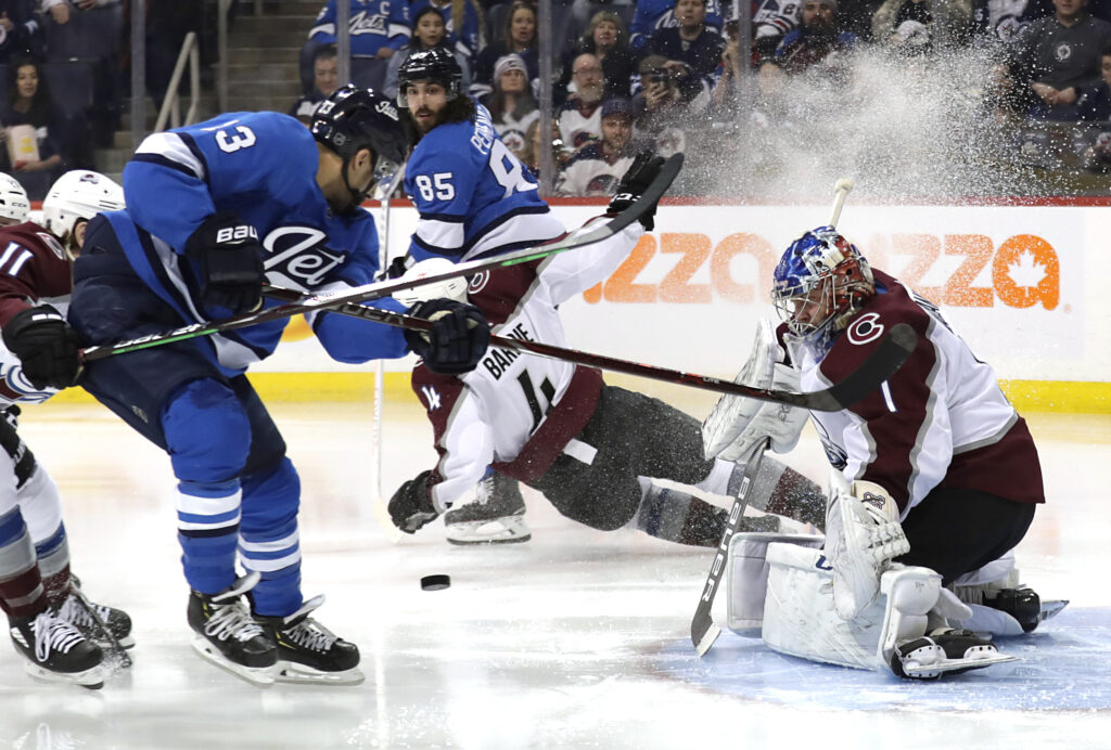 Avalanche losing streak ends as offense heats up icy Winnipeg