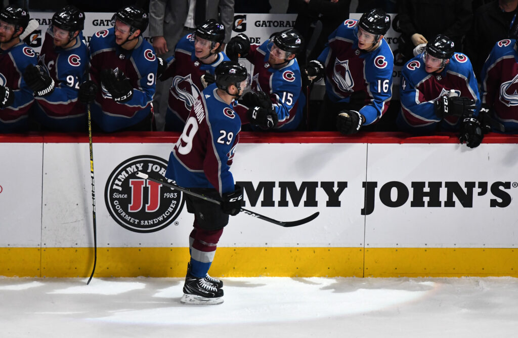 “It was a very dramatic win”: MacKinnon, Soderberg lead Avalanche to shootout win