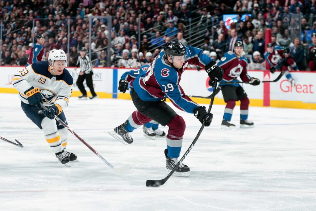 MacKinnon activates superstar mode in leading Avs to victory