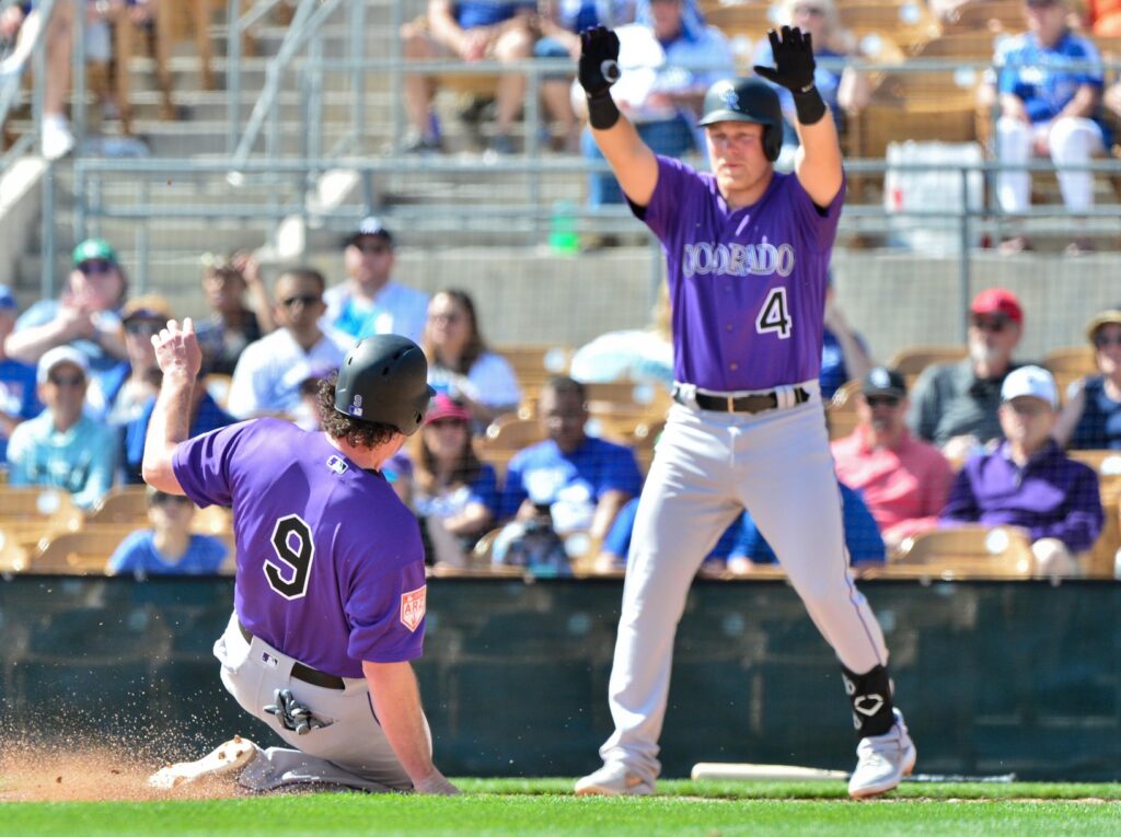 Valaika gets added to roster with Murphy on the IL