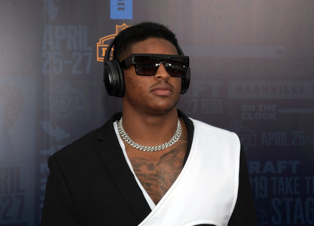 Broncos trade 10th-overall pick to Steelers