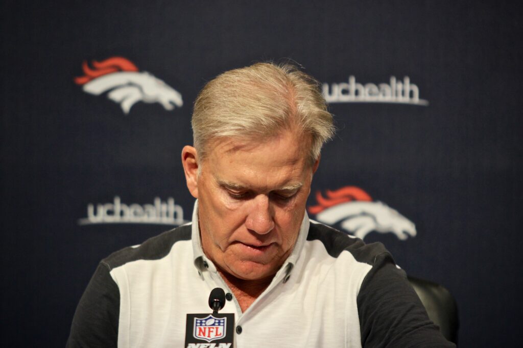 An emotional John Elway opens up on the moment Pat Bowlen left him speechless