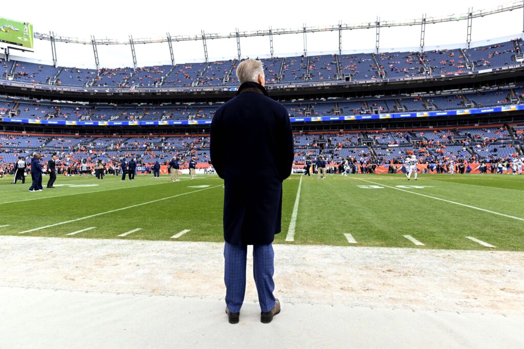 John Elway reflects on what made Pat Bowlen “Mr. B”