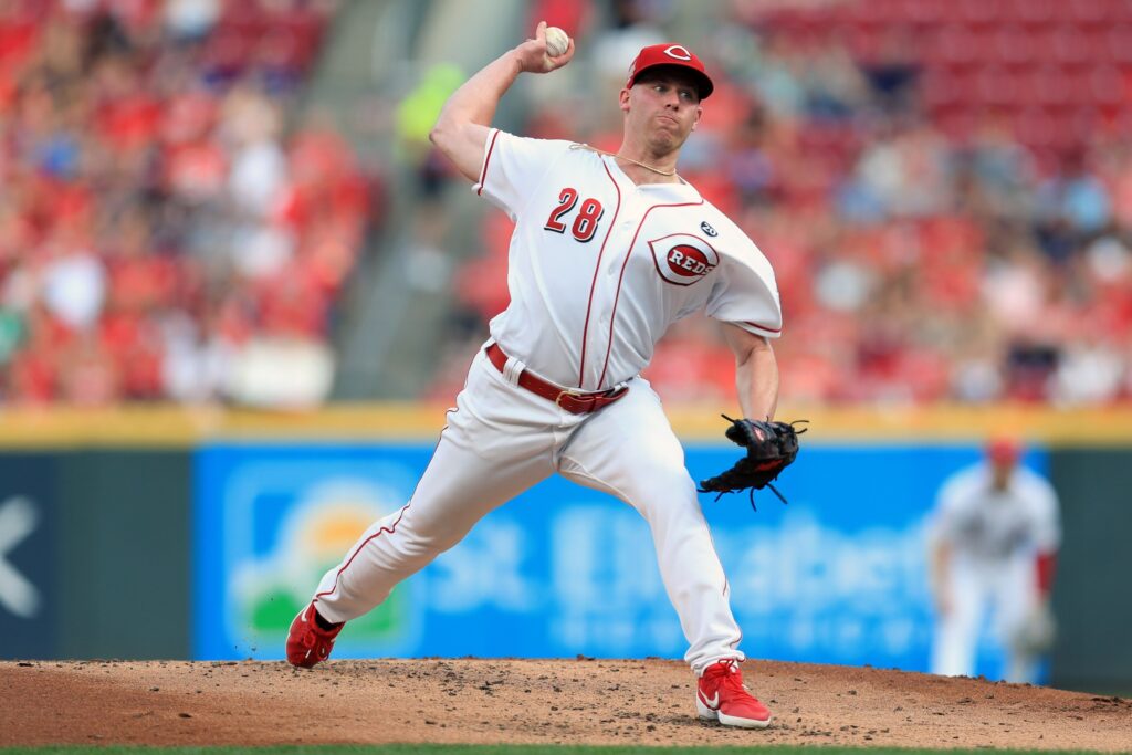 Rockies blow multiple opportunities in close loss to Reds