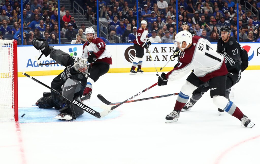 Tyson Jost toasts the hosts as Avs beat Lightning