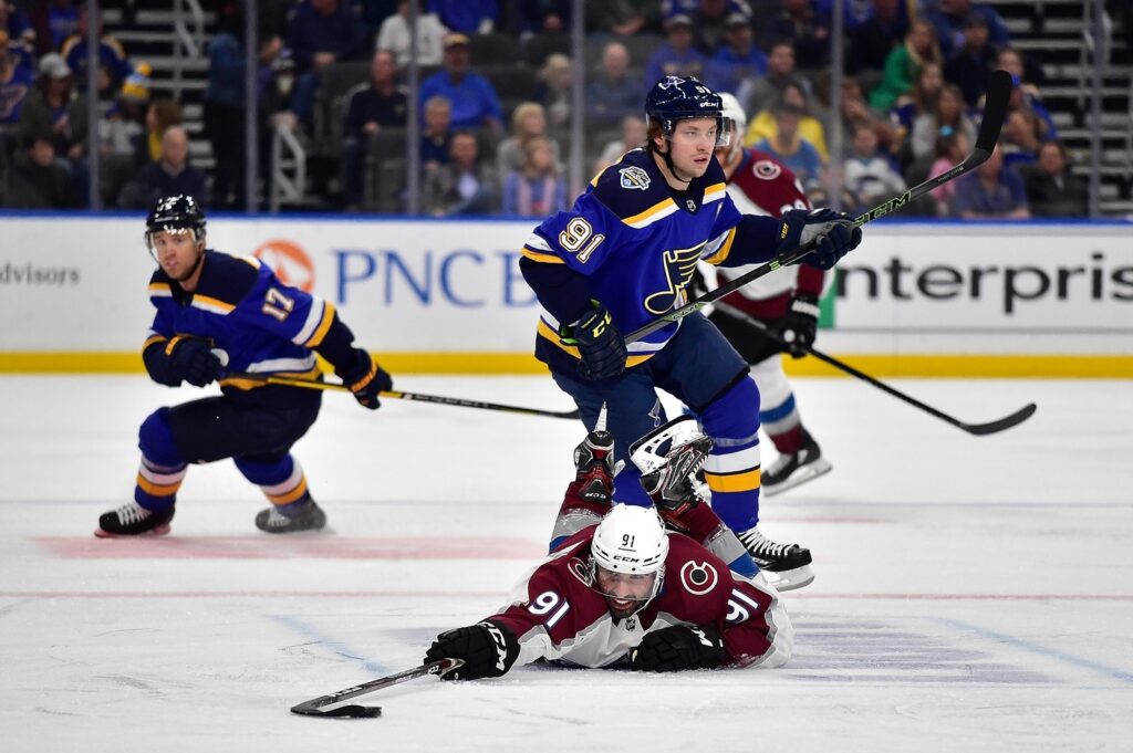Avs lose offensive touch and Mikko Rantanen in a night to forget