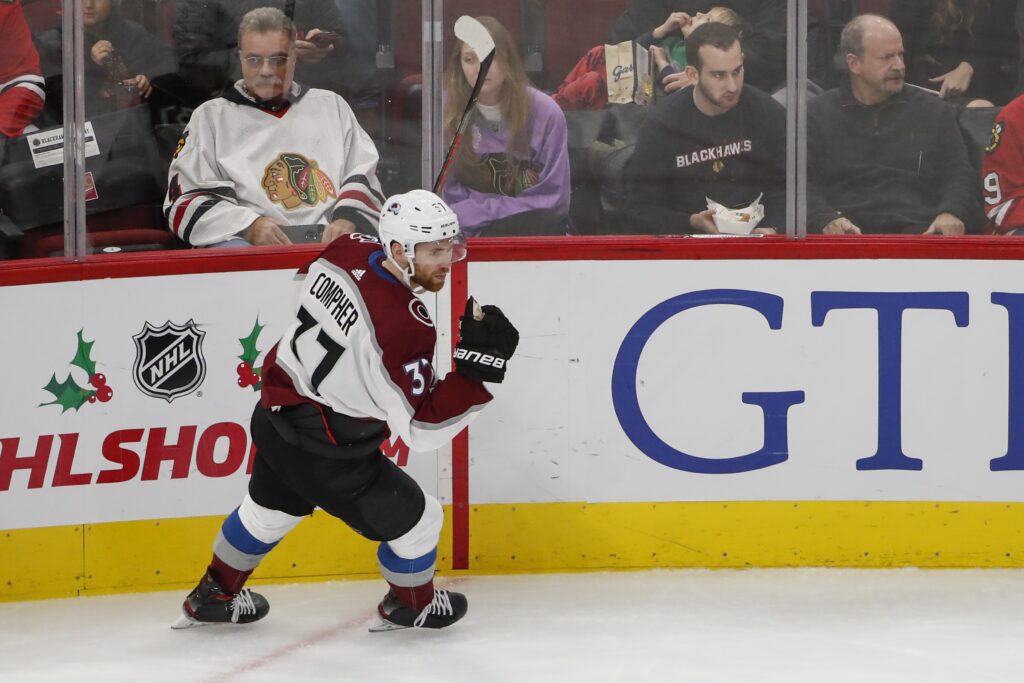 Avalanche Review Game 25: Avs 5, Blackhawks 2, Comphcago