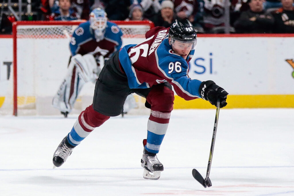 “Threekko” Rantanen leads Avs to 3-2 victory over Jets