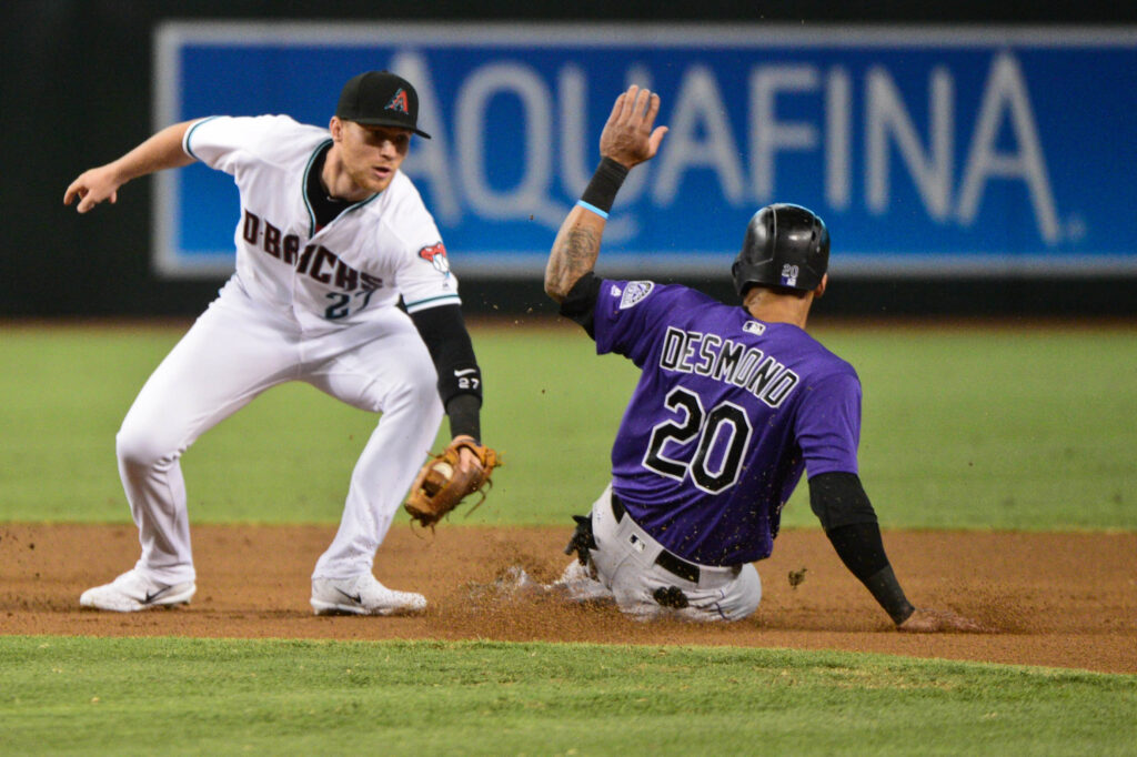 Ian Desmond leaves game early, Rockies testing outfield depth