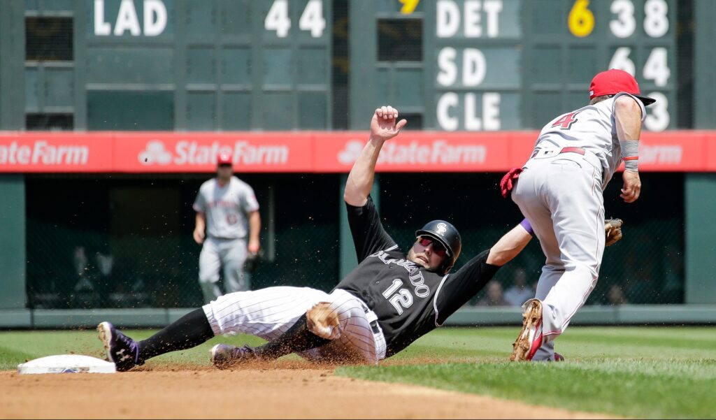 Rockies fall flat, lose 6-3 to split series with Reds