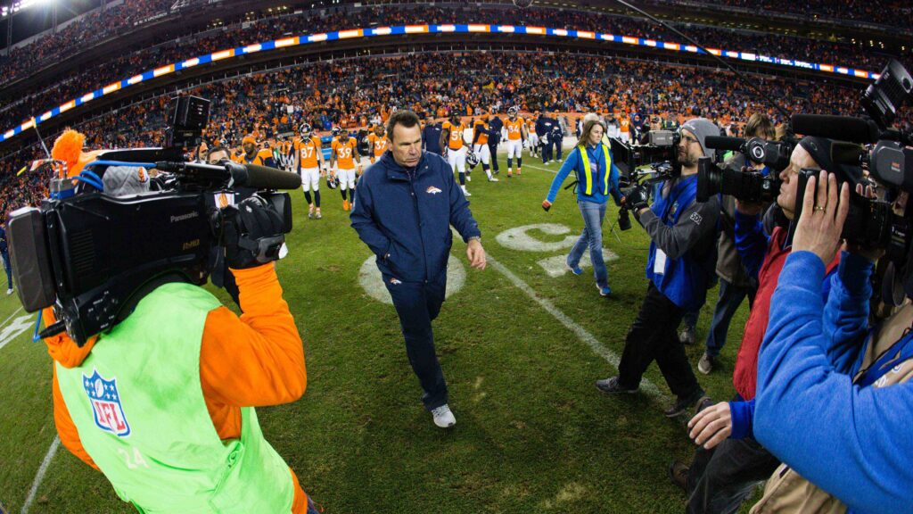 Gary Kubiak rejoins Broncos