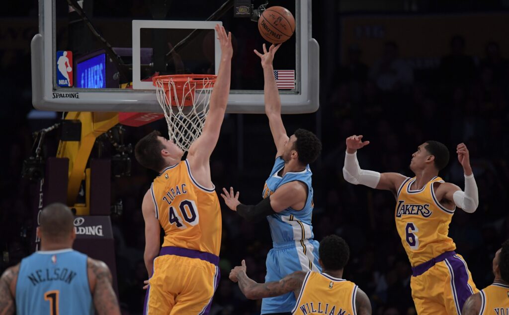 Nuggets looking to continue winning ways against struggling Lakers