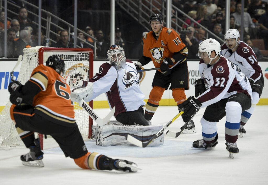 Avs continue losing ways in 5-1 beatdown in Anaheim