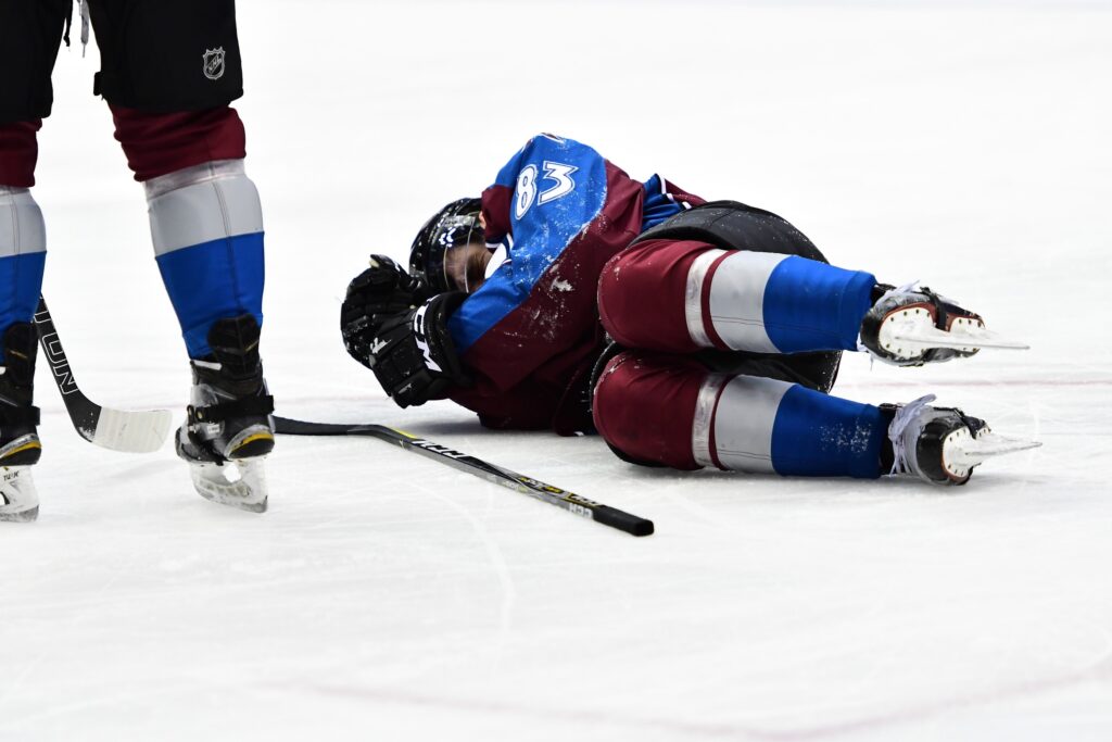 Avalanche mount late comeback, ultimately fall in overtime to Lightning