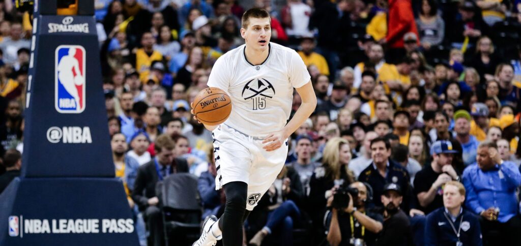 Nuggets throttle Lakers, notch third consecutive win