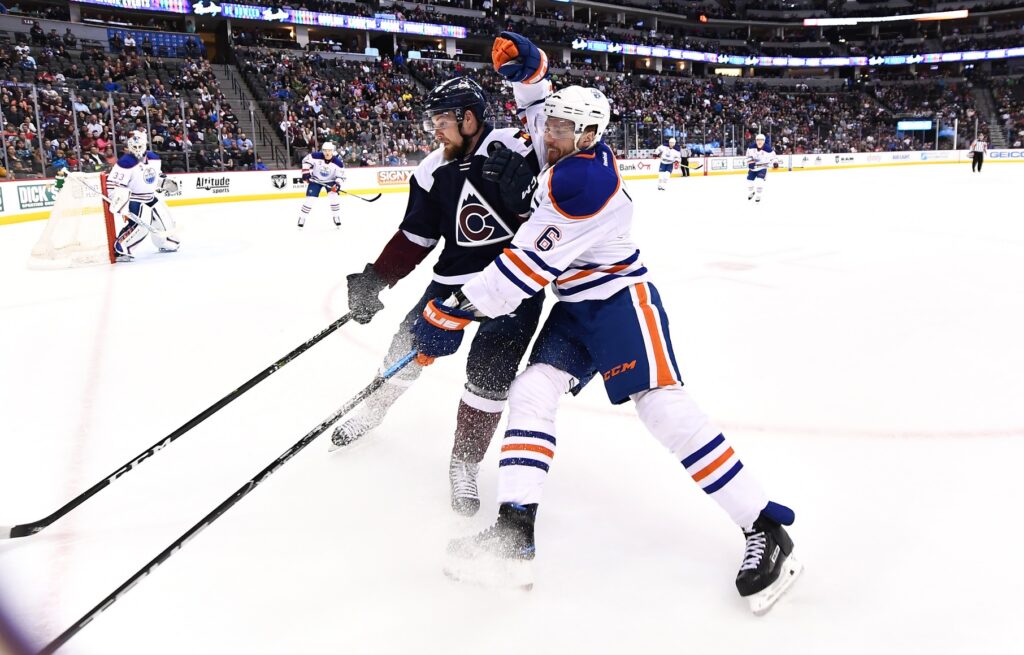 Avalanche collapse in third period in loss to Oilers