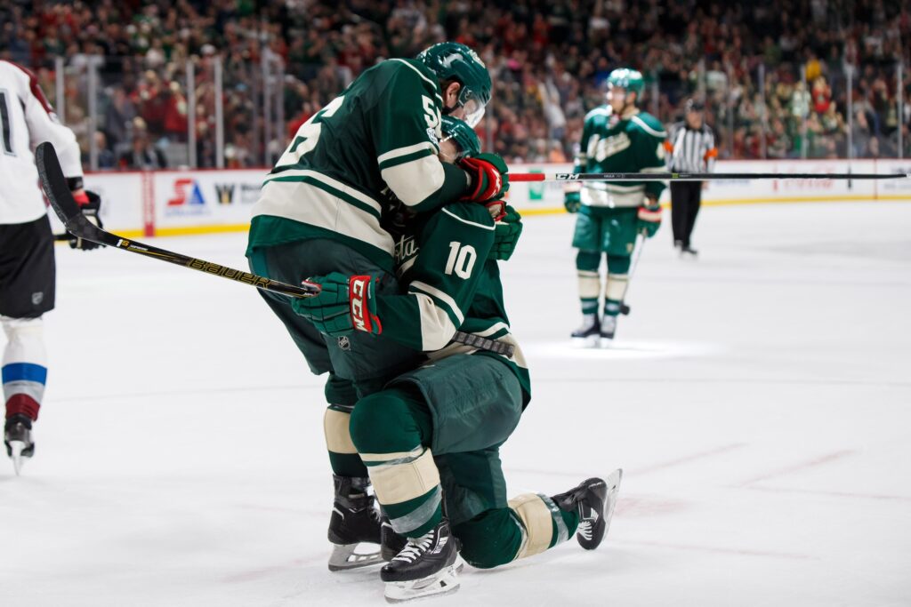 Lazy first period dooms Avalanche in 5-2 loss to Wild