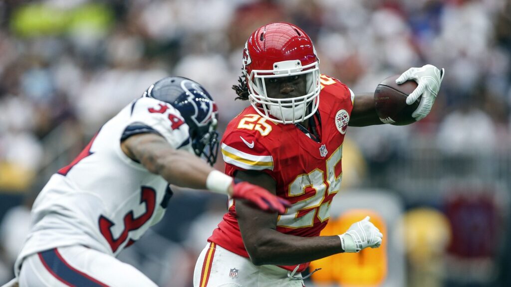 Broncos sign four-time Pro Bowler Jamaal Charles