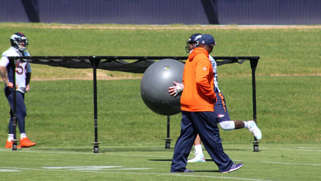 Joe Woods “sprinkling sugar” on Broncos defense to compliment juicy offense