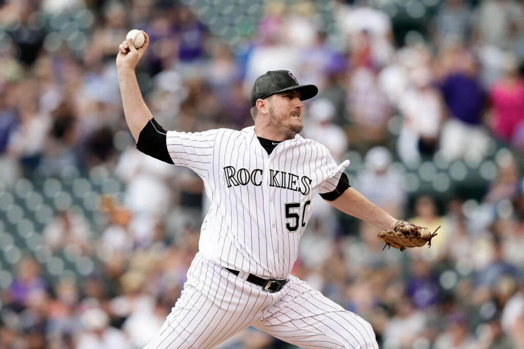 Chad Qualls placed on disabled list, Carlos Estevez recalled