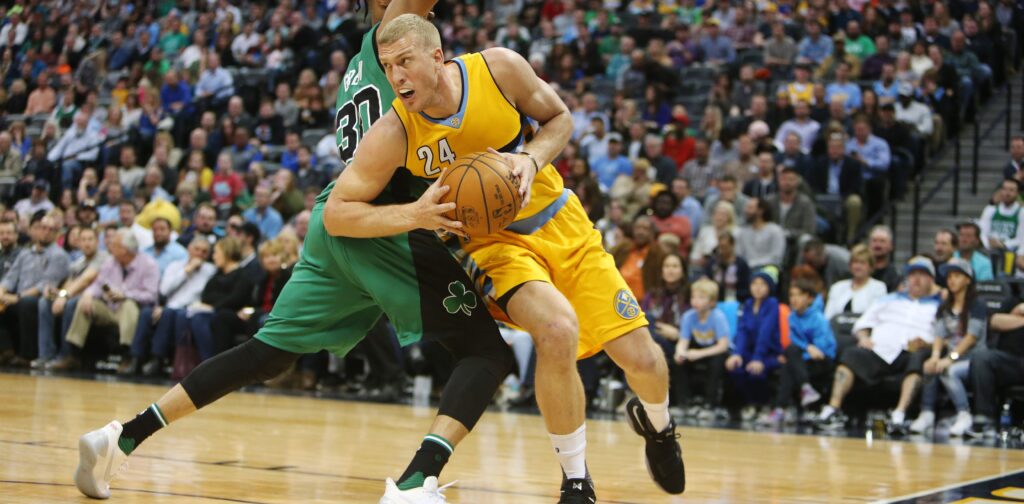Sources: Nuggets, Mason Plumlee agree to terms