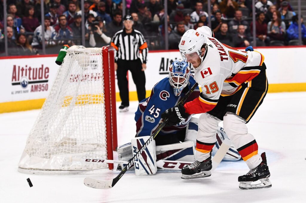 Avs fall asleep in final minute of second, fall to Flames