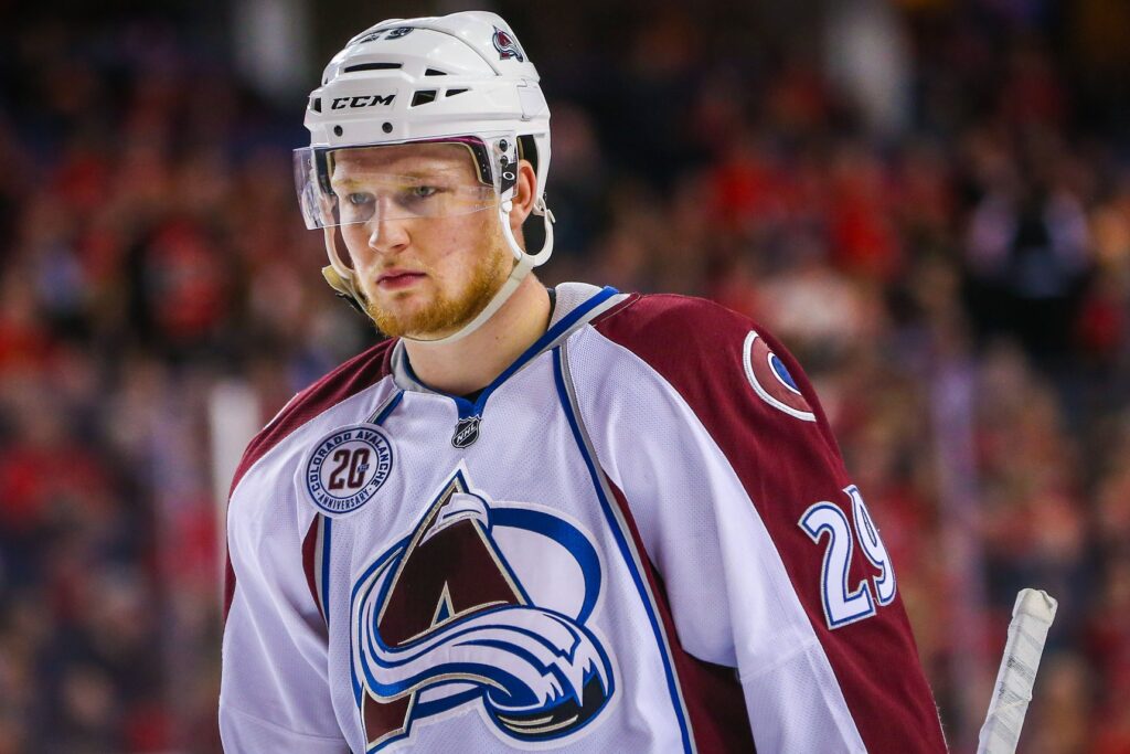 Avs snap losing streak with goal explosion