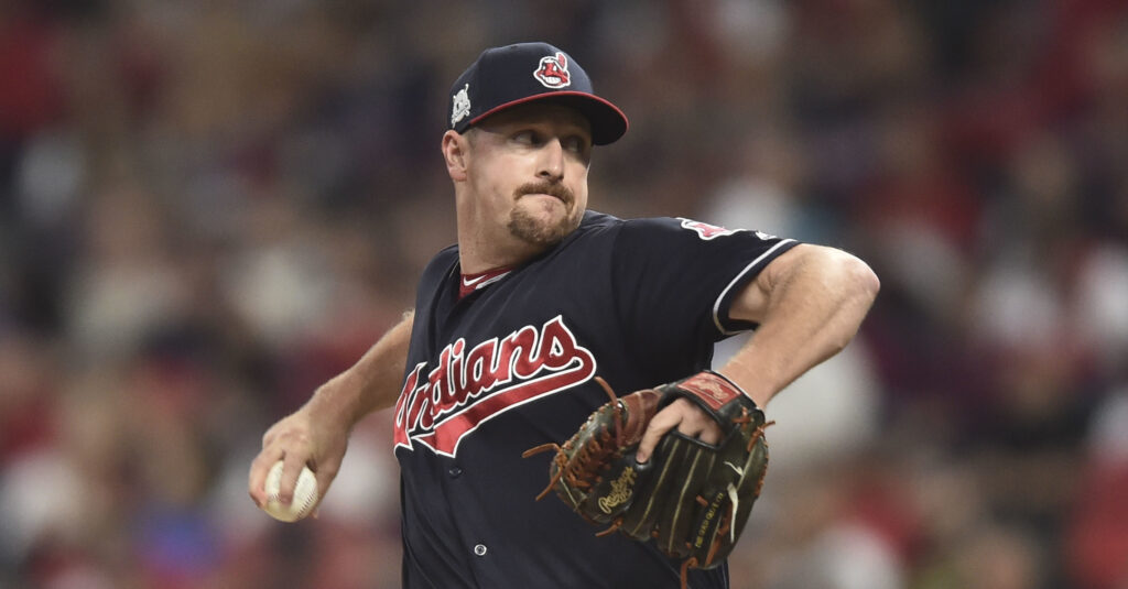 Colorado Rockies sign workhorse reliever