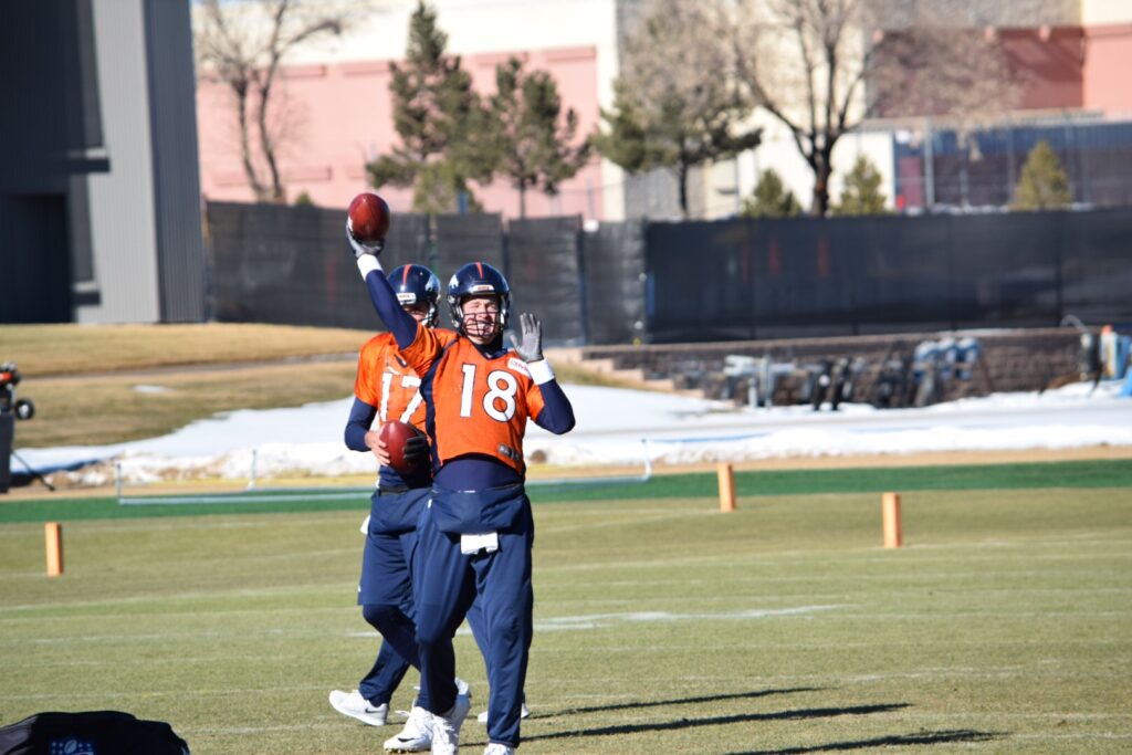 Denver Broncos players and coaches: “Peyton has looked the best he has all season”