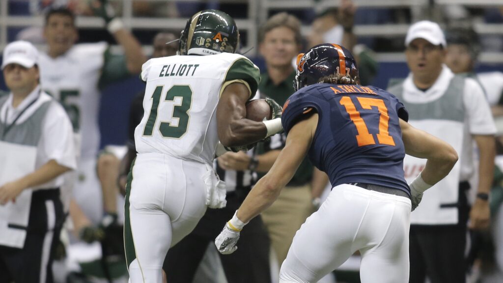 Watch: DeAndre Elliott impresses at NFL Combine