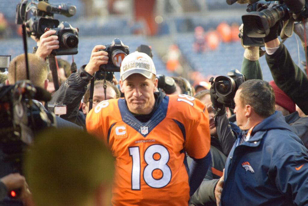 Peyton Manning will announce retirement Monday, walk off a champion