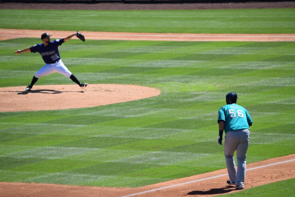 Defensive blunders doom Rockies in loss to Mariners